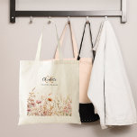 Tote Bag Nom monogramme fleur sauvage beige rose<br><div class="desc">Décoré de fleurs sauvages dans le rose et le beige. Personnalisez et ajoutez vos initiales monographiques et votre nom complet.</div>