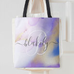 Tote Bag Nom personnalisé Monogramme Aquarelle violette<br><div class="desc">Personnalisez facilement ce style glamour abstrait couleur lilas peinture et faux or spray arrière - plan avec vos détails personnalisés.</div>