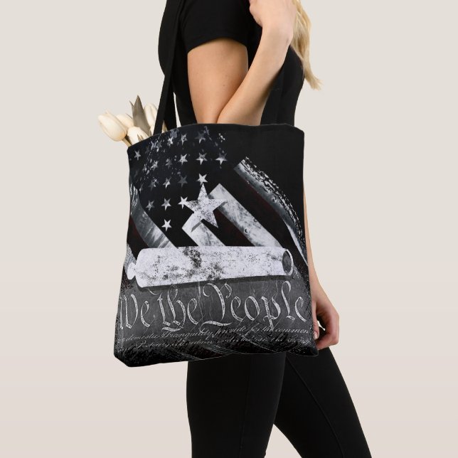 Tote Bag NOUS LE PEUPLE Drapeau Américain Étoile et Canon (De près)