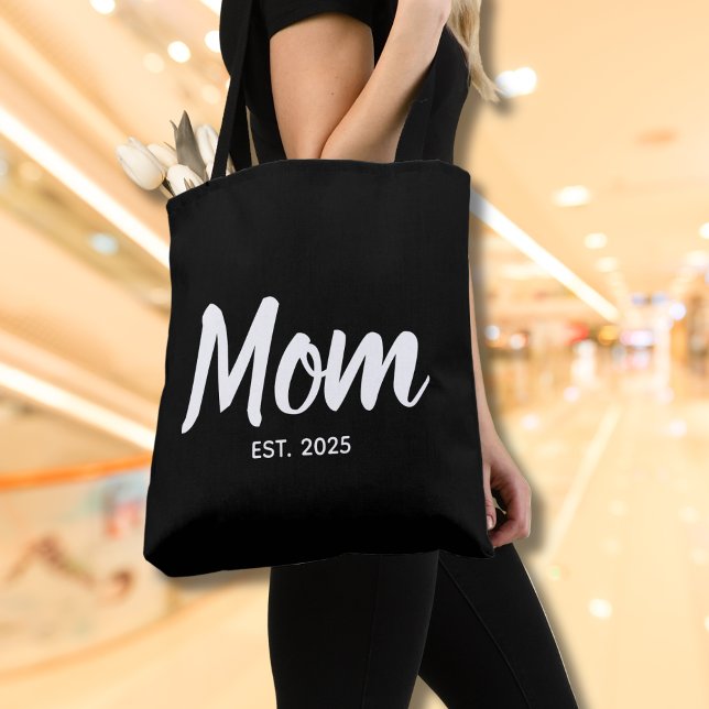 Tote Bag Nouvelle date d'arrivée de maman écriture blanche (Personalize with year(s).  Matching items available in collection)