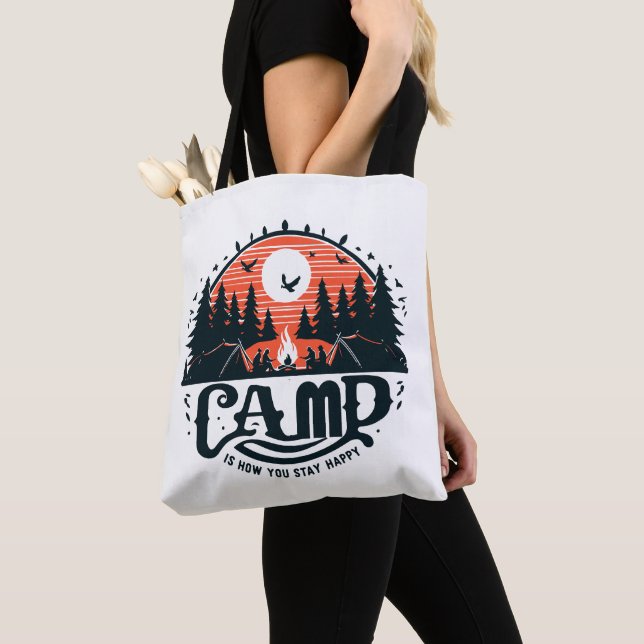 Tote Bag Nuits De Feu De Campement Au Milieu Des Forêts De  (De près)