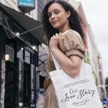 Tote Bag Our Love Story Photo Wedding FAVOR Bomboniere<br><div class="desc">Moderne, minimaliste personnalisé noir et blanc "Merci pour aider à célébrer le prochain chapitre dans notre HISTOIRE D'AMOUR" mariage faveur et bomboniere. Ces sacs fourre-tout personnalisables sont un excellent moyen de remercier vos invités de vous aider à célébrer. Avec de la place pour ajouter vos noms et date mariage, ce...</div>
