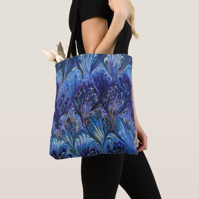 TOTE BAG PAPIER MARBÉ, MOTIF ABSTRAIT BLEU PEACOCK, EAUX (De près)