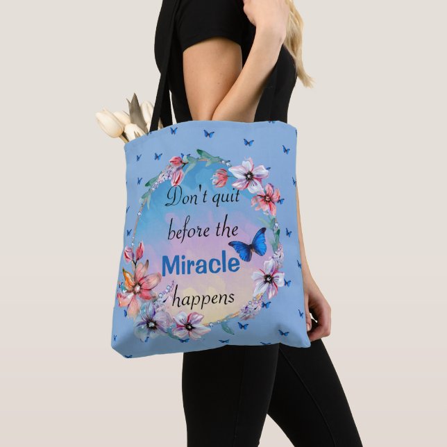 Tote Bag Papillons et fleurs Citation de mentalité positive (De près)