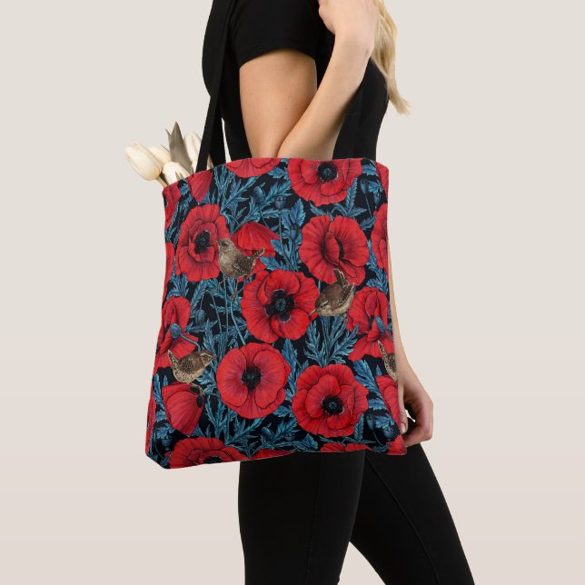 Tote Bag Pavot rouge et brunes, feuilles bleus sur noir (De près)