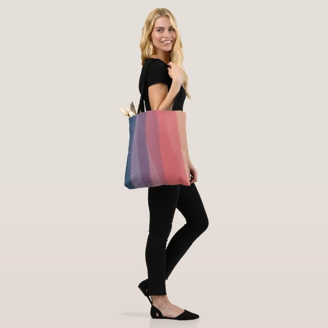 Tote Bag Peinture à l'aquarelle couleur Dusk tendance (Sur le modèle)