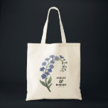 Tote Bag Periwinkle Blue Modern Floral Mariage Bienvenue<br><div class="desc">Une palette de couleurs à permules distingue ce sac fourre-tout d'accueil mariage du reste. Le design comporte un bouquet floral moderne,  et vous pouvez customiser tout le texte. Coordonner les éléments disponibles.</div>