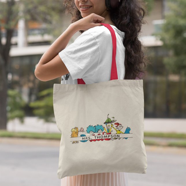 Tote Bag Personnages de Dr Seuss et nom de l'enseignant (Person carrying tote)