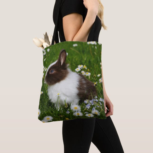 Tote Bag Petit lapin Brown et blanc en fleurs (De près)
