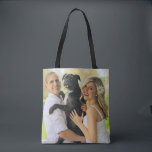 Tote Bag Photo De Famille Avec Modèle De Chien<br><div class="desc">Créez votre propre photo de famille qui inclut votre chien bien-aimé. Remplacez simplement cet exemple de photo par votre propre photo de famille.</div>