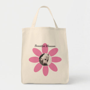 Tote Bag Photo de mignon chien sur la belle fleur rose