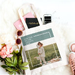 Tote Bag Photo moderne Green Famille Jolie Cadeau<br><div class="desc">Introduction the Modern Photo Green Family Lovely Gift! This gift is a parfait way to capting and celebrate the love and bond within a Gezy, while adding a touch of legance and modernity to any home décor.Le moderne Photo Green Family Lovely Gift n'est pas un seul mot d'un seul mot...</div>