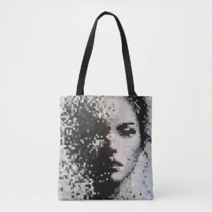 Tote Bag Portrait pixélisé en nuances de gris poétiques