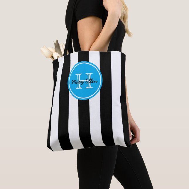 Tote Bag Rayure noir et blanc avec monogramme bleu vif (De près)