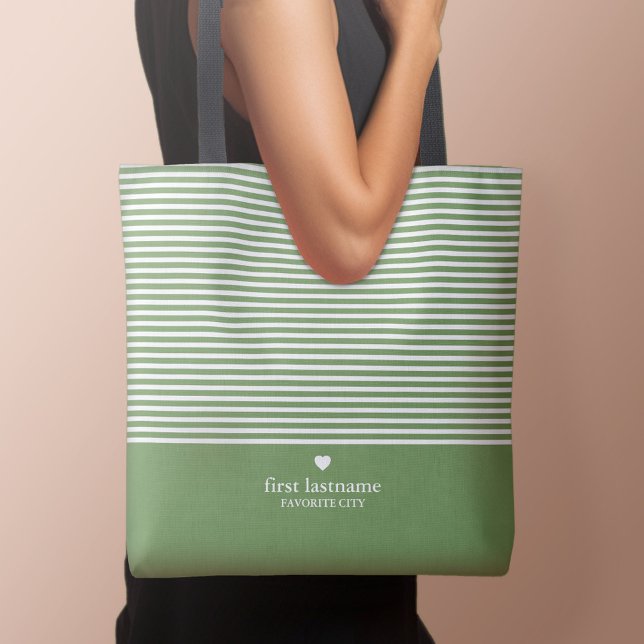 Tote Bag Rayures modernes avec Monogramme cardiaque haut de (Personalized tote bag - Perfect for girl's weekends and bachelorette getaways!)