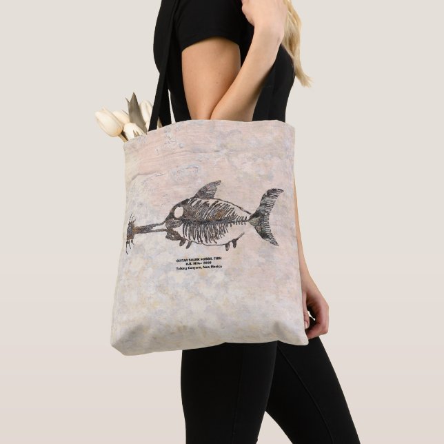 Tote Bag requin guitare poisson fossile (De près)