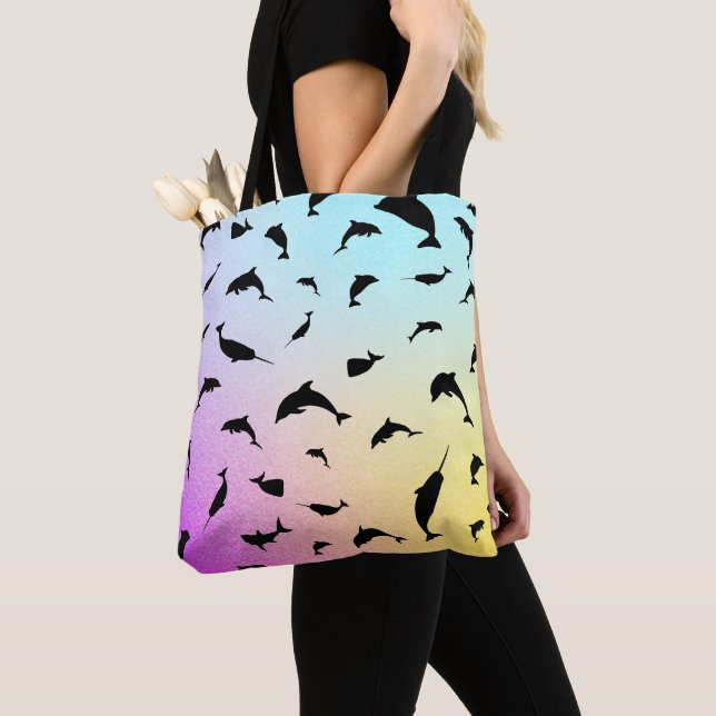 Tote Bag requin-taupe sur fond océanique (De près)