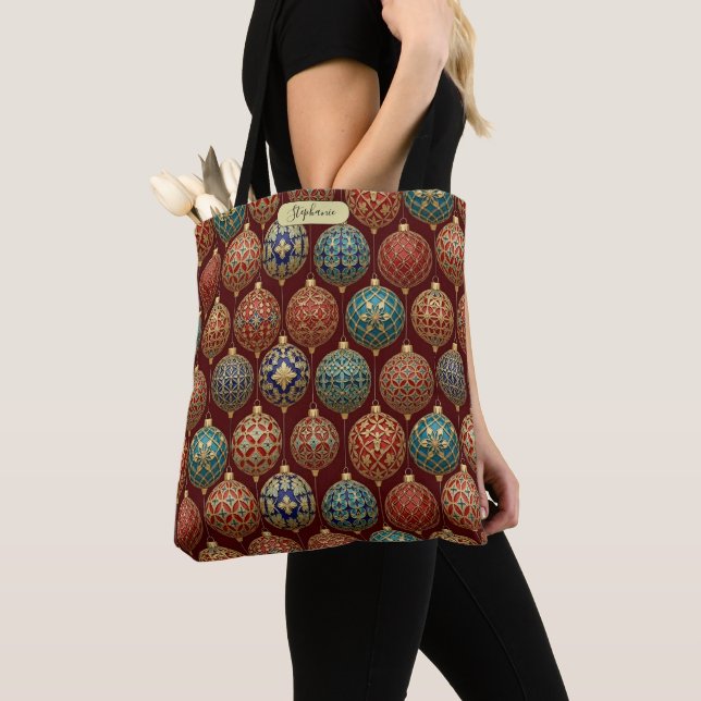 Tote Bag Rich Burgundy Classic Ornament Pattern Personalize (De près)