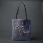 Tote Bag Rose d'aquarelle bleu marine Monogramme de servant<br><div class="desc">Aquarelle bleu marine & Rose or Faux Foil en lettres parfaites pour les mariages d'automne ou d'hiver Monogramme sacs fourre-tout de demoiselle d'honneur Avec une police de caractères à la main à la mode ! ~ Regardez ma boutique pour voir toute la collection de mariages avec ce design!</div>