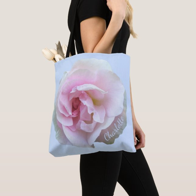 Tote Bag Rose rose personnalisé nom bleu clair (De près)
