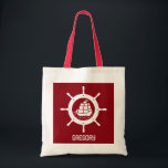 Tote Bag Roue de bateau noir rouge et blanc<br><div class="desc">Illustration simple de la roue de bateau nautique en blanc sur un arrière - plan rouge foncé personnalisé avec nom de capitaine personnalisable.</div>