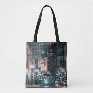 Tote Bag Scène de nuit NOLA de la voiture de rue sur Canal