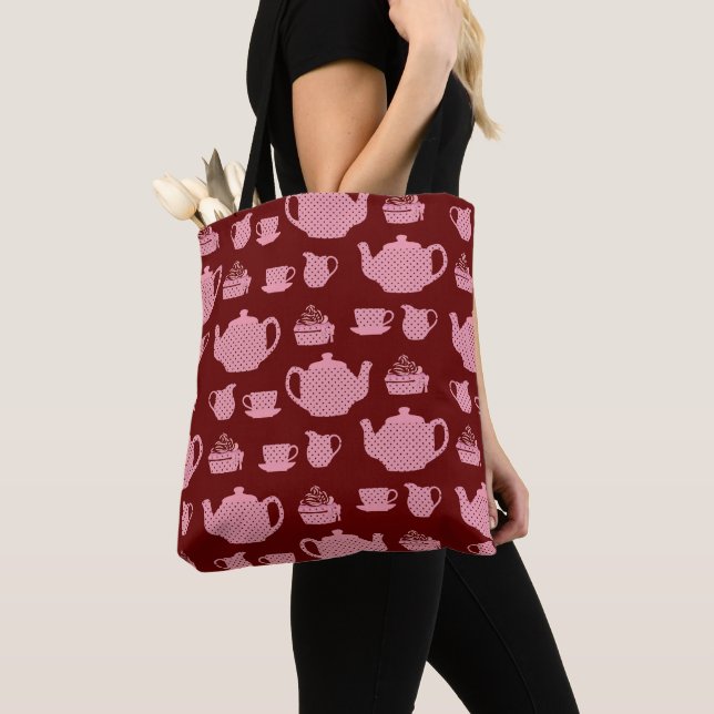 Tote Bag Set de thé à base de pois rose sur Motif bourgogne (De près)