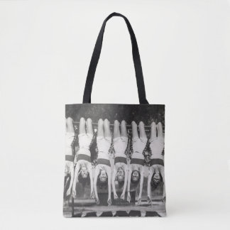Tote Bag Showgirls sur les bars à singes, design ludique.