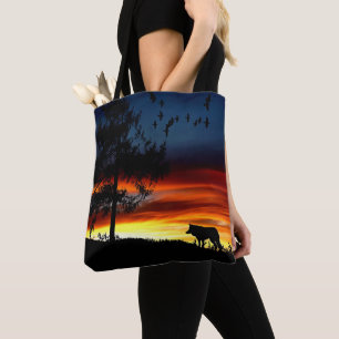 Tote Bag Silhouette noire du loup, des oiseaux et de l'arbr