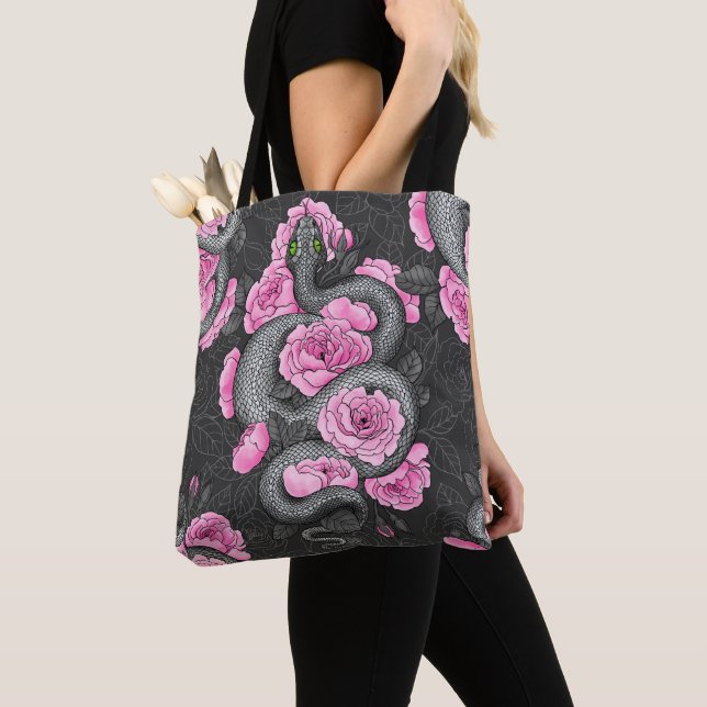 Tote Bag Snakes and pink roses (De près)