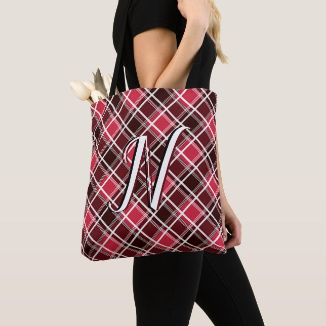 Tote Bag Tartan classique Plaid Red Black Monogramme person (De près)