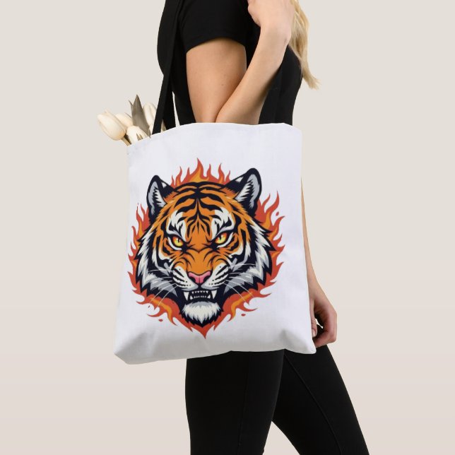 Tote Bag Tigre Silencieux – Précision et Puissance (De près)
