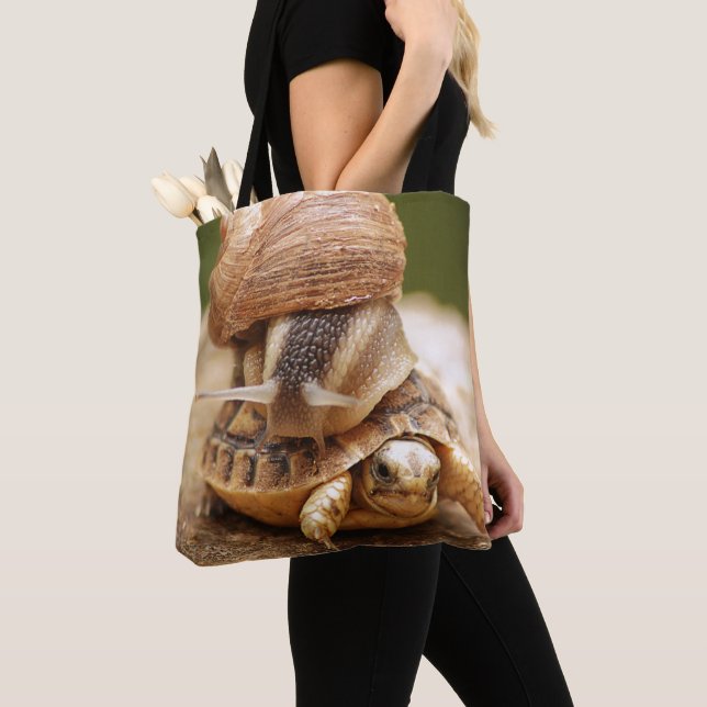 Tote Bag Tortue de bébé d'équitation d'escargot (De près)