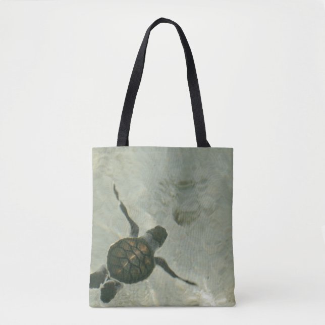 Tote Bag Tortue de mer de bébé nageant à la mer (Devant)