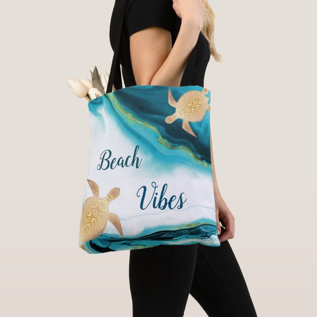 Tote Bag Tortues Élégantes Vibes de Plage (De près)