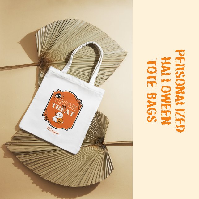 Tote Bag Trick ou traitements personnalisés Jack-o'-lantern (Personalized Halloween Tote Bags that has cute ghost painting a pumpkin design. Perfect halloween!)
