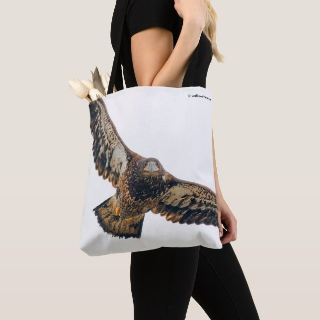 Tote Bag Un aigle à tête blanche étonnant fait un survol (De près)