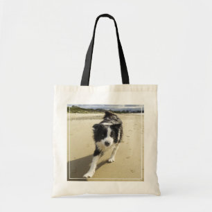 Tote Bag Un chien de border collie fonctionnant sur la