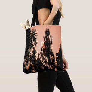 Tote Bag Un incendie dans la vallée de l'Inde.....