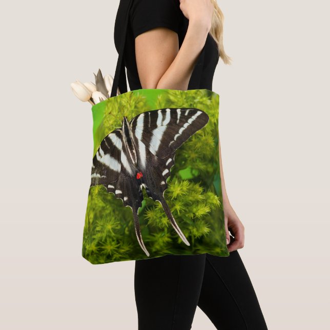 Tote Bag Un papillon porte-queue nord-américain (De près)