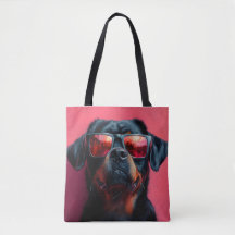Un rottweiler cool avec des lunettes de soleil