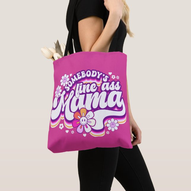 Tote Bag Une maman sacrément canon rose chaud (De près)