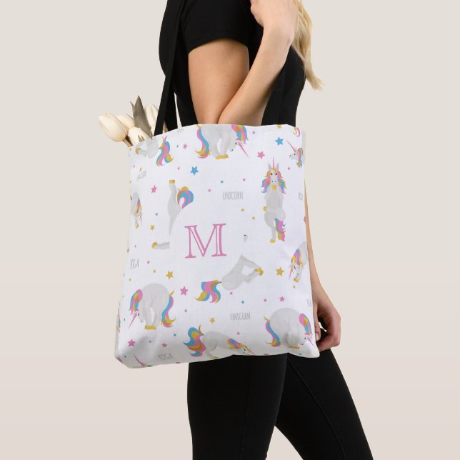 Tote Bag Unicorn yoga fun sourire blanc monogramme (De près)
