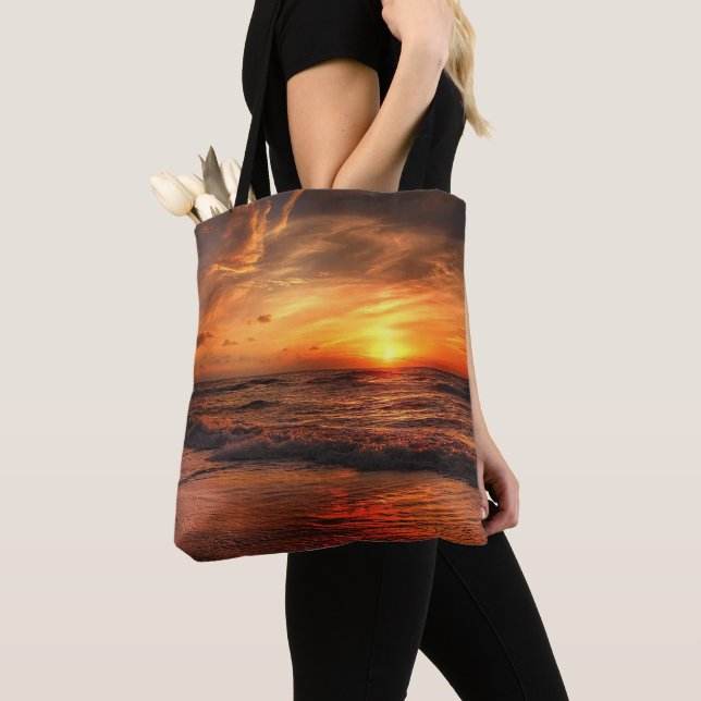 Tote Bag Vagues de mer coucher du soleil (De près)