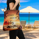 Tote Bag Vibes de lune de miel tropical coucher de soleil<br><div class="desc">Pour votre lune de miel. coucher du soleil,  pleine lune,  plage tropicale avec palmiers. Texte : Vibes lune de miel.</div>