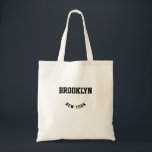 Tote Bag Ville et État Lieu personnalisé<br><div class="desc">Représenter d'où vous venez en customisant votre ville,  votre état,  votre pays ou tout ce que vous désirez. Ce sac fourre-tout est le moyen parfait pour montrer de la fierté pour l'origine. Il fait aussi un grand cadeau de personnaliser pour cette personne spéciale. Prenez le vôtre aujourd'hui !</div>