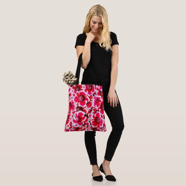 Tote Bag Weigela Florida Flowers (Sur le modèle)