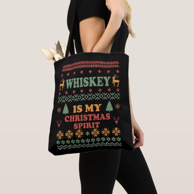 Tote Bag Whiskey est mon esprit de noël drôle pull moche (De près)