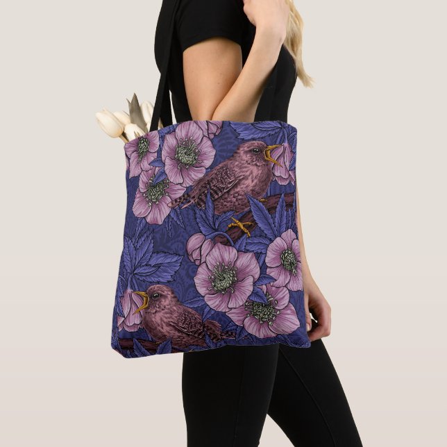 Tote Bag Wren et hellebore, violet et rose (De près)