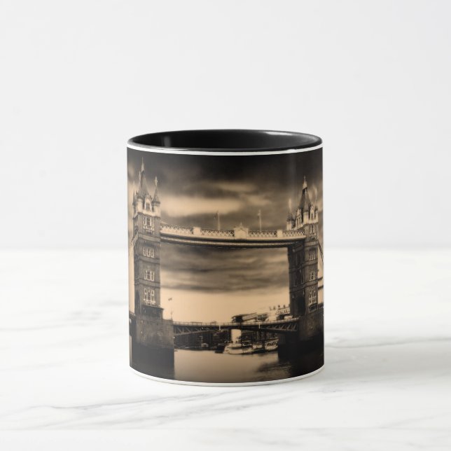 Tour Bridge Mug (Centre)